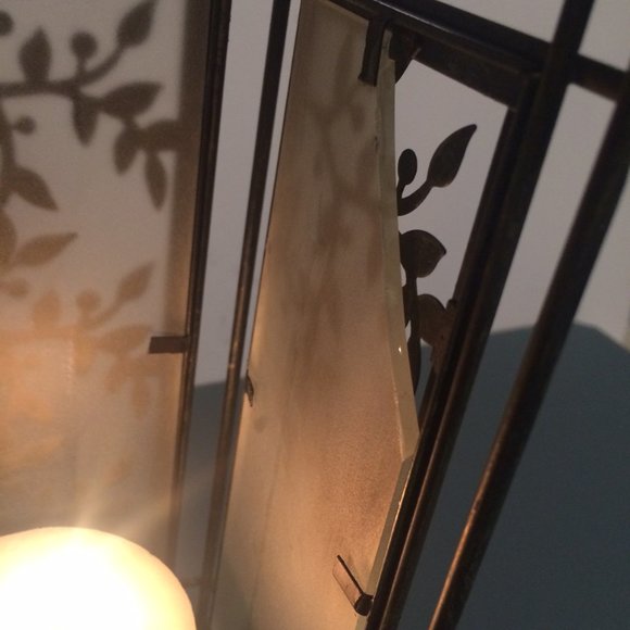 Lovely Metal and Glass large Candle Holder with door and hanger - Picture 9 of 10